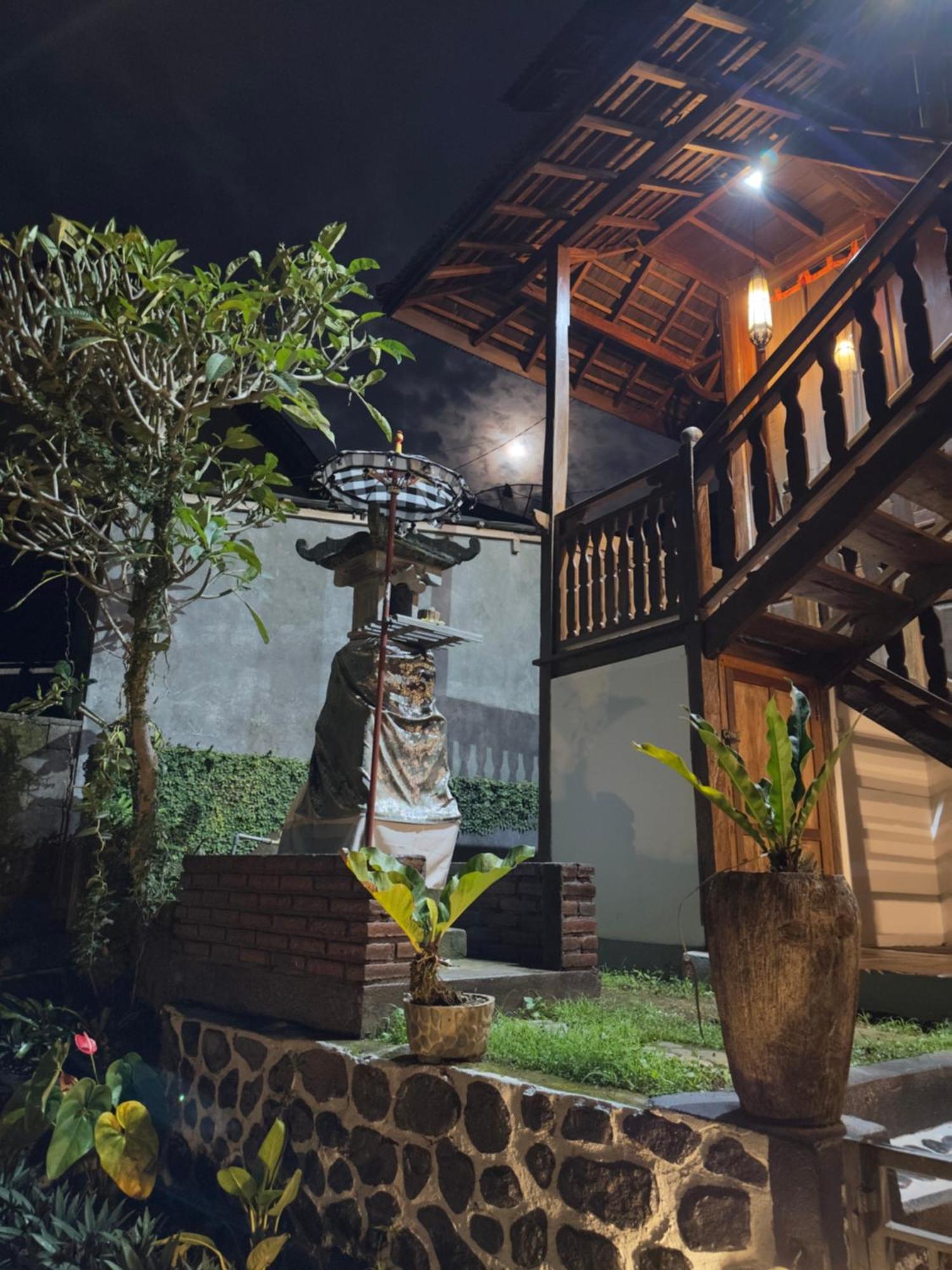 Гостьовий будинок Munduk Tjeraki House Екстер'єр фото