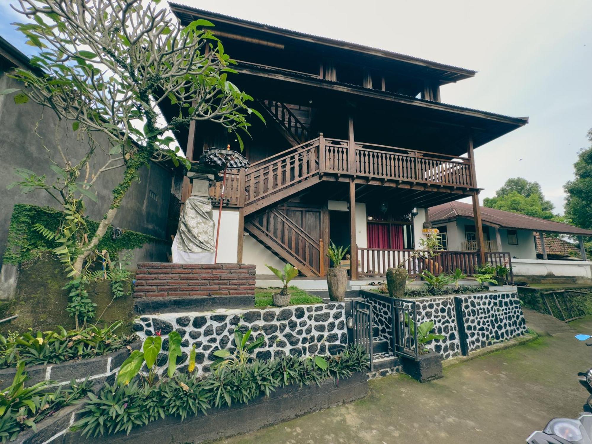 Гостьовий будинок Munduk Tjeraki House Екстер'єр фото